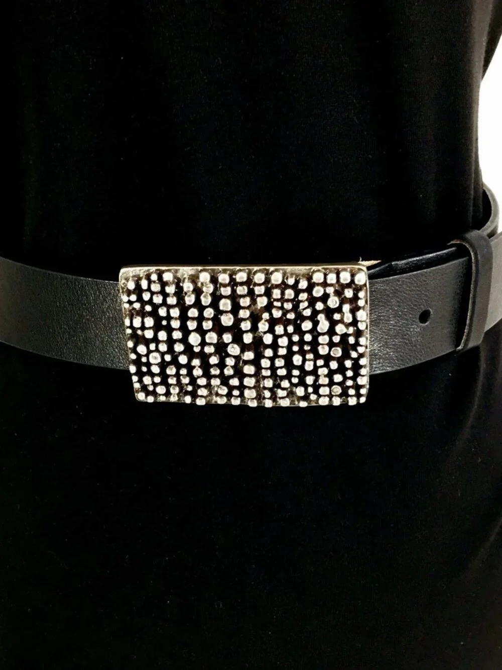 Tre Vero Belt Sz M Minimalist Modern Textured Silver Stud Buckle Classic Black